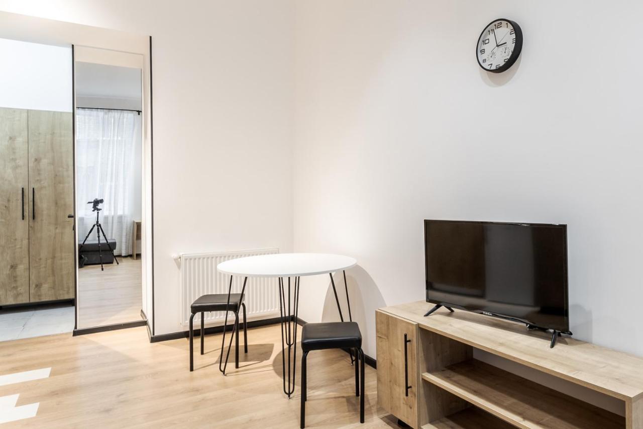 Modern Apartment In The Old City Liov Exterior foto