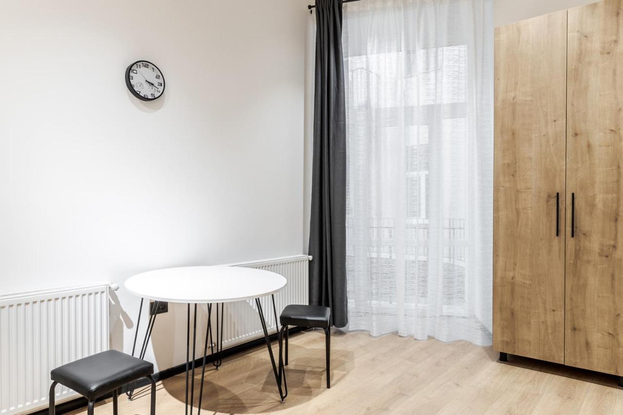 Modern Apartment In The Old City Liov Exterior foto