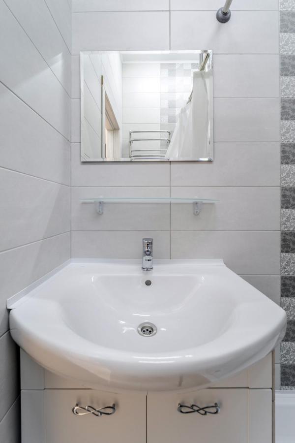 Modern Apartment In The Old City Liov Exterior foto
